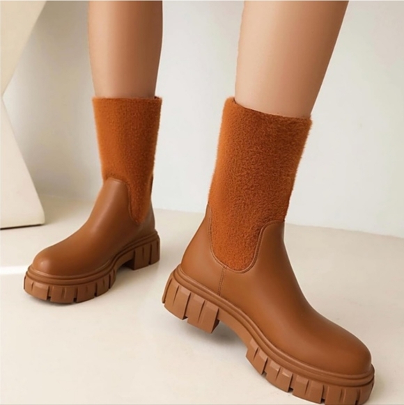 LOIRIT Women's Chelsea Chunky Heel Lug Sole Ankle Boots - NWOB - Picture 6 of 9